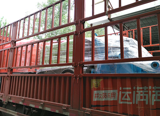 GYP-90液壓混凝土濕噴機(jī)、空壓機(jī)發(fā)貨現(xiàn)場(chǎng)